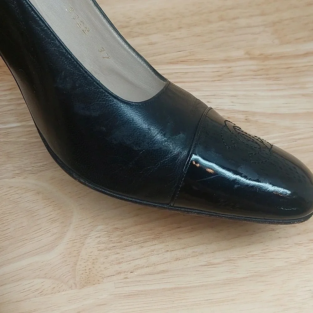 COCO CHANEL Black leather/patent Block heels CC logo EU 37 US 6.5-7 READ⬇️